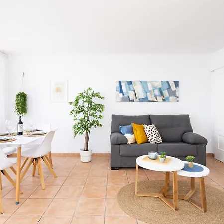 Frontline Duplex Arenitas With Pool Nyaraló