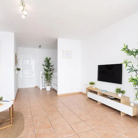 Semesterbostad Frontline Duplex Arenitas With Pool Candelaria